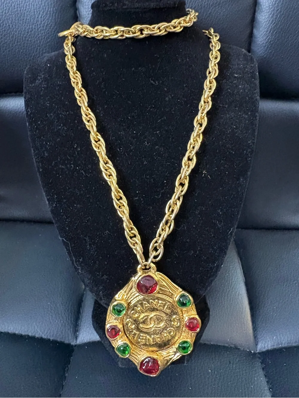 Chanel Gripoix CC Medallion Pendant Necklace RARE!